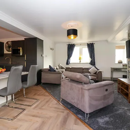 The Swans Nest Lock View