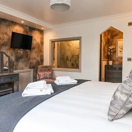 The Swans Nest Lock View Holiday home Skipton