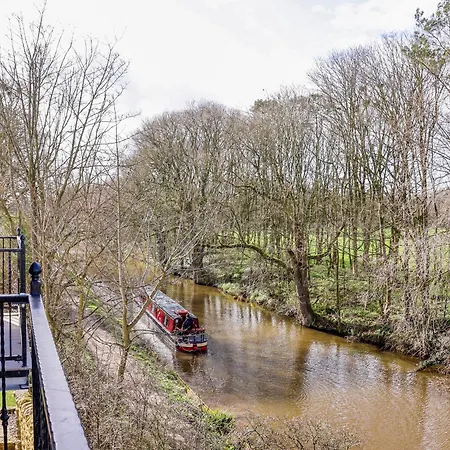 Holiday home The Swans Nest Lock View *