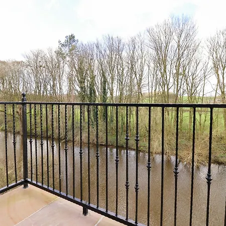 The Swans Nest Lock View Skipton