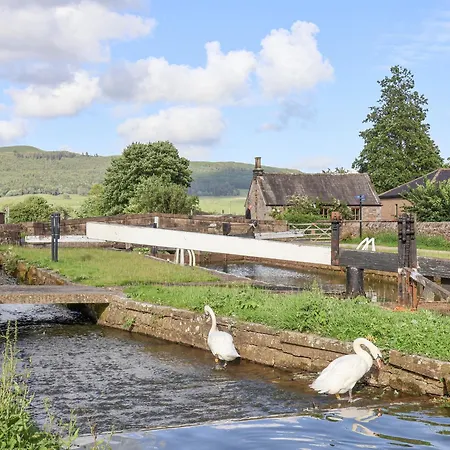 Holiday home The Swans Nest Lock View *