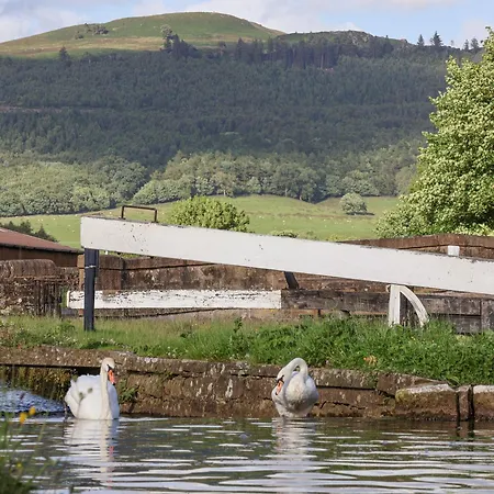 The Swans Nest Lock View *