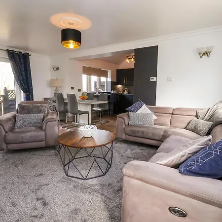 The Swans Nest Lock View