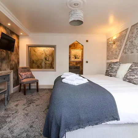 The Swans Nest Lock View * Skipton