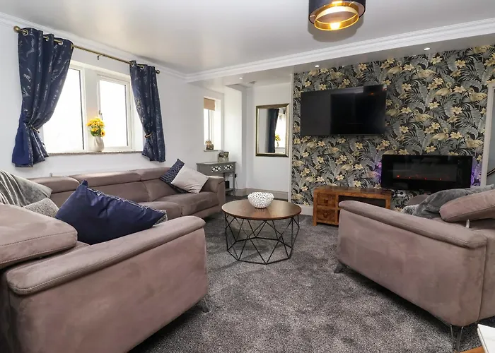 The Swans Nest Lock View *