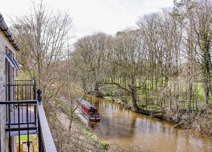 別荘 The Swans Nest Lock View *